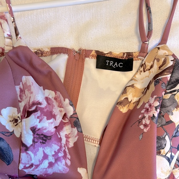 NWOT floral cocktail dress - Picture 5 of 5